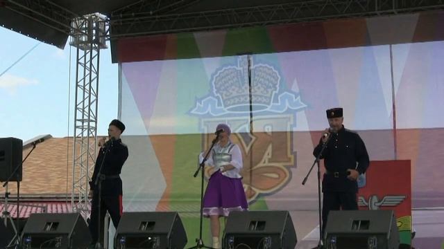 СЕМЕЙНЫЙ АНСАМБЛЬ КАЗАЧЕЙ ПЕСНИ ТАРУБАРОВЫХ КАК НА ГОРЕ КАЗАКИ СТОЯЛИ смотреть онлайн