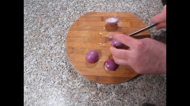 Солёная селёдка подача с луком смотреть онлайн