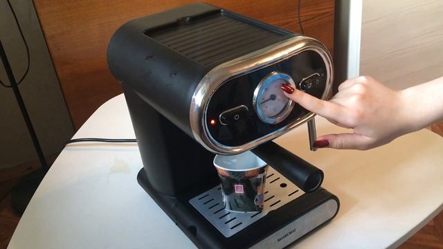 Аналог Vitek VT-1525 и KitFort KT-702. Готовлю кофе в SILVERCREST Espressomaschine SEM 1100 B3. смотреть онлайн