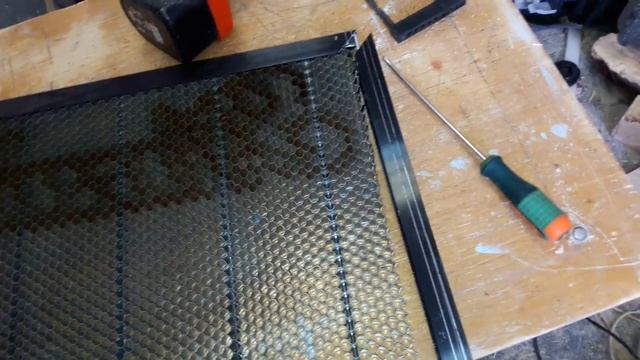 Лазерный станок. minimo 0503. Доработка сотового стола. Лазерная резка. смотреть онлайн