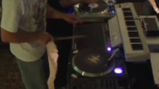 AKD & Koljeticut : The MEG Routine смотреть онлайн