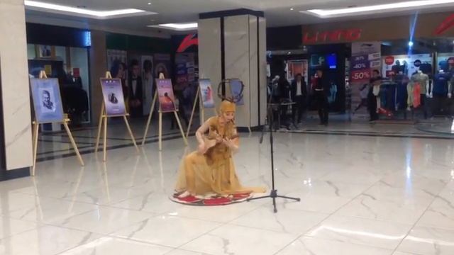 В Бишкеке представили оживших героев книг Ч.Айтматова смотреть онлайн