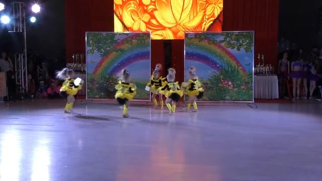 Пчёлки Диско Шоу Яна Романюк смотреть онлайн