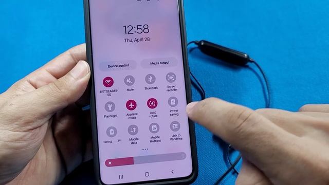 how to connect wireless bluetooth headphones with Samsung phone android 12 смотреть онлайн
