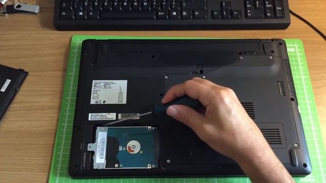 Fujitsu Lifebook Series A Laptop Hard Drive Location - How To Remove & Replace смотреть онлайн