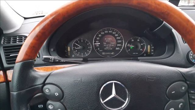 Mercedes w211 E220 включение HOLD. Замечательная опция "Удержание авто на месте". смотреть онлайн