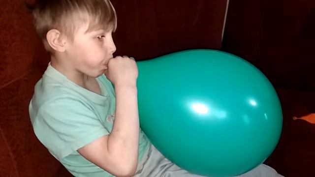 ребенок лопнул шар смотреть онлайн
