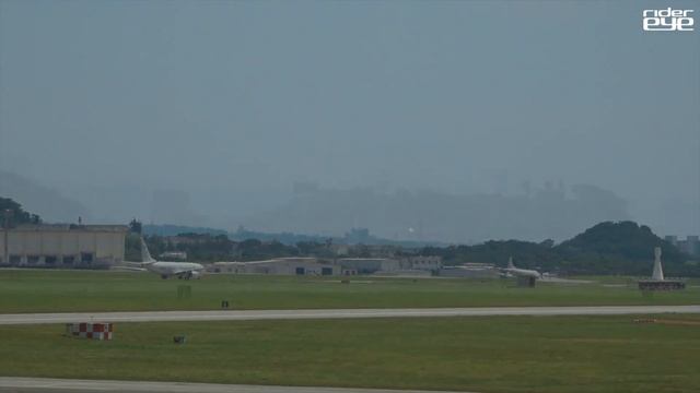 US Navy P-3C & P-8 Take off at Kadena Airbase/오키나와 가데나 기지 이륙하는 미해군 해상초계기 P-3C & P-8 смотреть онлайн