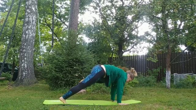 Утреннее Йога флоу | Yoga with Dasha from Russia смотреть онлайн