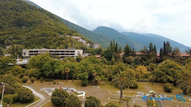 Sunrise Garden Hotel смотреть онлайн