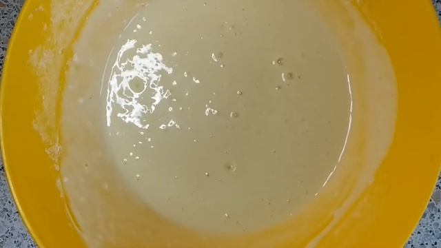 Пышные, вкусные, сытные оладьи.На кефире. Быстрый и простой рецепт.На скорую руку.