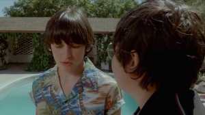 Пока отца нет дома, 15-летний сопляк использует служанку не по назначению [пересказ фильма]