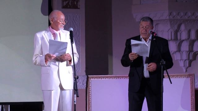 Р. Шарафиев и и А. Хисмат. Звезды театра Г. Камала на вечере Т. Миннуллина в Москве 2016