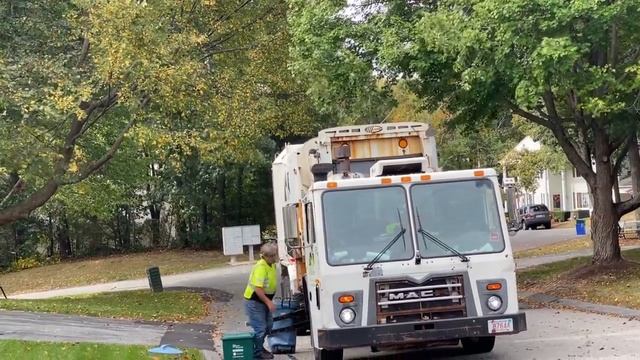 Garbage Truck Fails 2022 смотреть онлайн