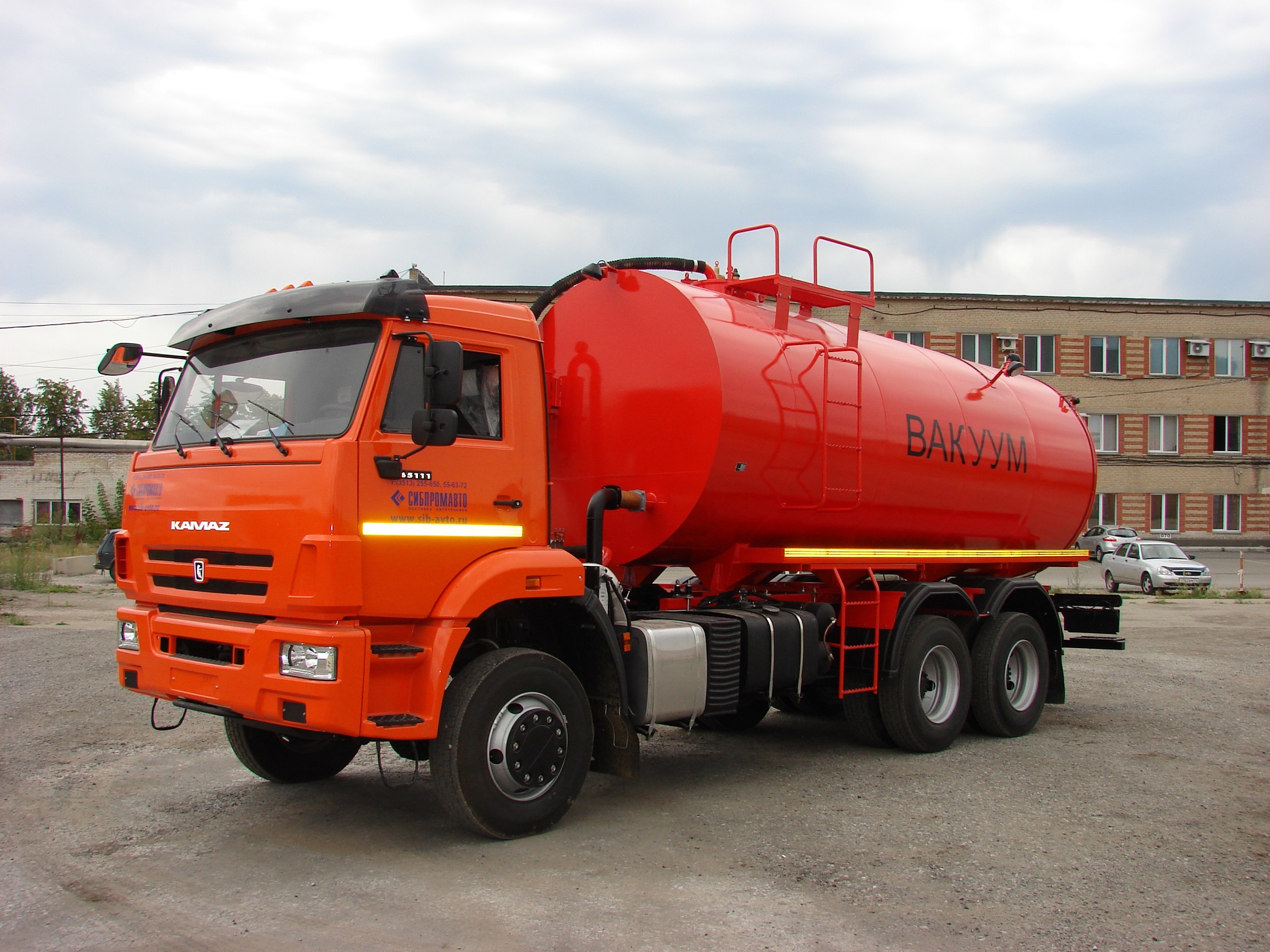 Машина вакуумная на шасси Камаз 65111, ( объём-15м3, термос, КО 510, 6х6, 300л.с., КПП ZF9, )