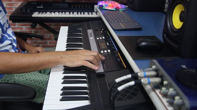 YAMAHA PSR-E243 - Ano : 2012 (FACTORY SOUNDS) By TIAGO MALLEN #yamaha (SEM SENSIBILIDADE NAS TECLAS