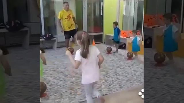 Спортивная школа мяча с профессиональным тренером смотреть онлайн