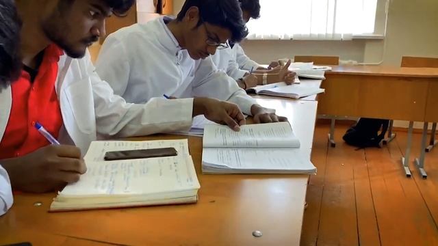 MEDICAL STUDENT LIFE IN RUSSIAN FEDERATION|CHERKESSK|SINGLE DAY IN RUSSIA AS A MED STUDENT #THAMIZH смотреть онлайн