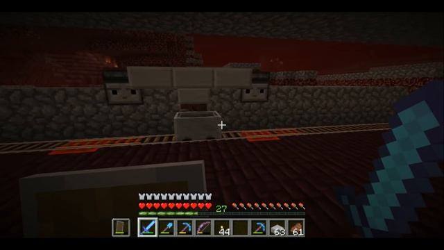 Simple Bidirectional Runaway Minecart Catcher -- Redstone Tutorial смотреть онлайн