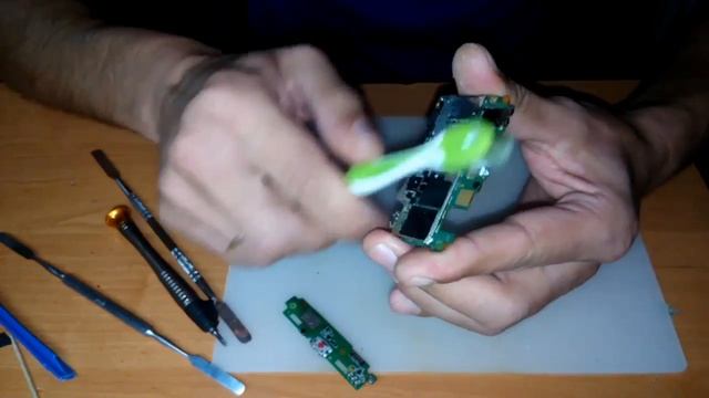 Xiaomi Redmi 3S восстановление после воды смотреть онлайн