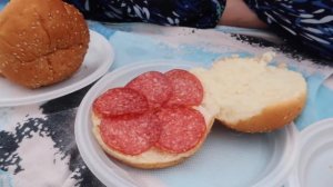 24 ЧАСА В ОТКРЫТОМ МОРЕ С КЕВОЙ И БИЛЛИ НА КАТАМАРАНЕ | ГОТОВИМ БУРГЕРЫ В ВОДЕ