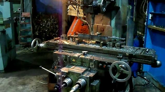 Вечерняя работа. Сверление на 6р12 . Распиловка алюминия. смотреть онлайн