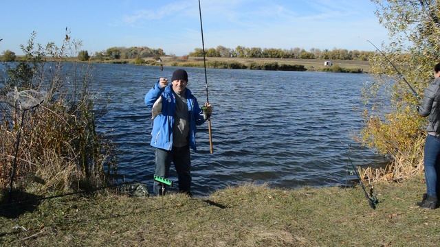 Ловля леща и подлещика в середине октябре на пруду смотреть онлайн