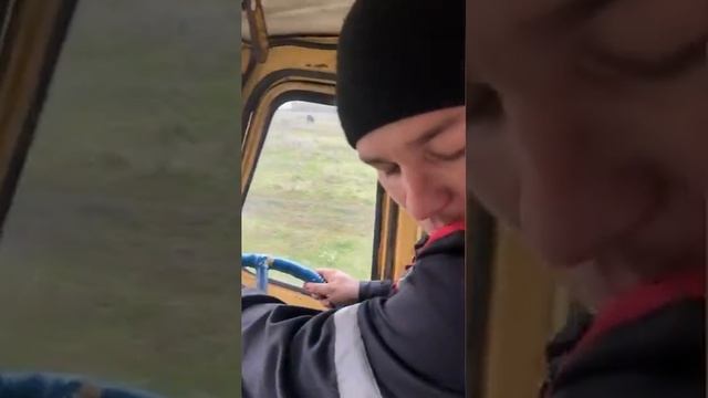 Готовим и проверяем трактор перед земельными работами. ЮМЗ. Берегите головы. Мощный агрегат. #юмз смотреть онлайн