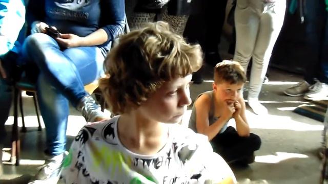 Jan Vayne improviseert Adele 'Make you feel my love', tijdens Opkikkerdag Hasselt 06-05-17 смотреть онлайн