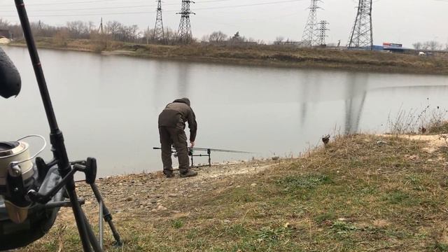 Как Зимой поймать Карпа на Флэт фидер🥶 Декабрь, а Монстры не спят. смотреть онлайн