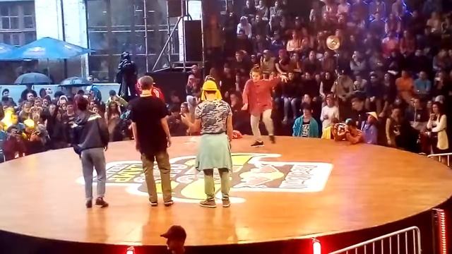 Батл в стиле хаус-денс. Red bull camp в Киеве смотреть онлайн