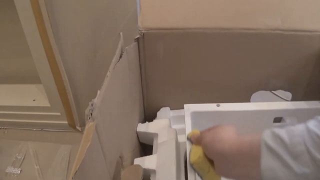 Установка столешницы из кварцевого агломерата. Ремонт квартир СПб. смотреть онлайн