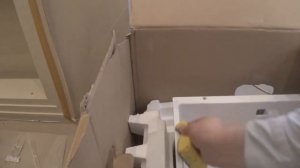 Установка столешницы из кварцевого агломерата. Ремонт квартир СПб.