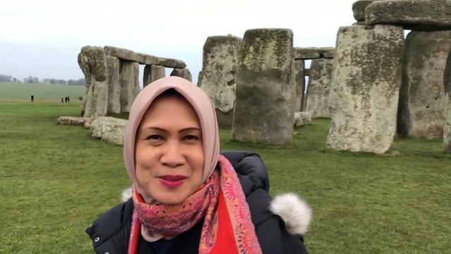 Giant Stone , Stonehenge
