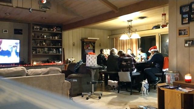 Family Christmas Dinner Time lapse 2020 смотреть онлайн