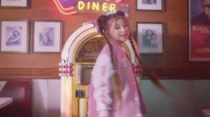 МИЛАНА ХАМЕТОВА и МИЛАНА СТАР Кто лучше поет? Песня Милана Хаметова Умка и песня Милана Стар Барби