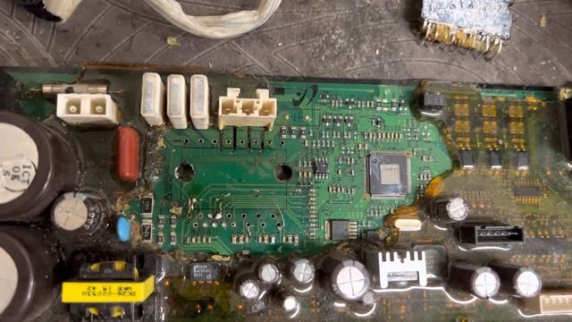 СМА Samsung DC92-01777 с инверторным приводом ,дергает мотор. Замена драйвера IPM смотреть онлайн