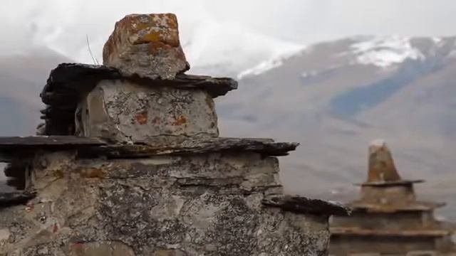 Красота горной Осетии с песней "Наши враги больше не улыбаются..." (Антоны зараг) смотреть онлайн