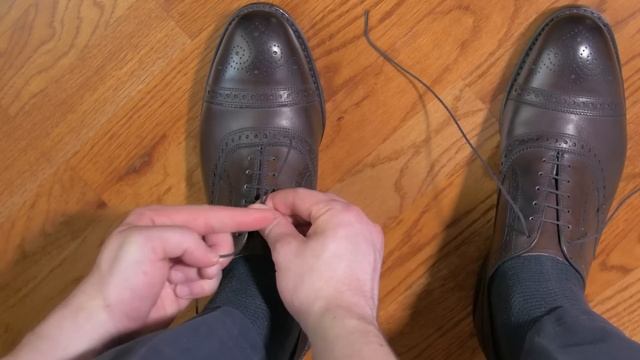 Stop Tying Your Shoes WRONG! (How To Correctly Tie Dress Shoes In 1 Minute) смотреть онлайн