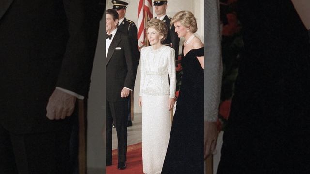Платье Траволты принцессы Дианы дороже всех продали на аукционе. #travolta #принцессадиана #ледиди смотреть онлайн
