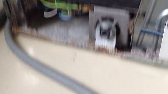 Bosch SKT5102/GB Dishwasher: Opened for repair - Inside. смотреть онлайн