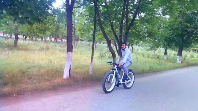 Впервые на Канале, Шархан и его Брат катаются на велосипедах. 22 Июня 2017. Видео Студия Шархан смотреть онлайн