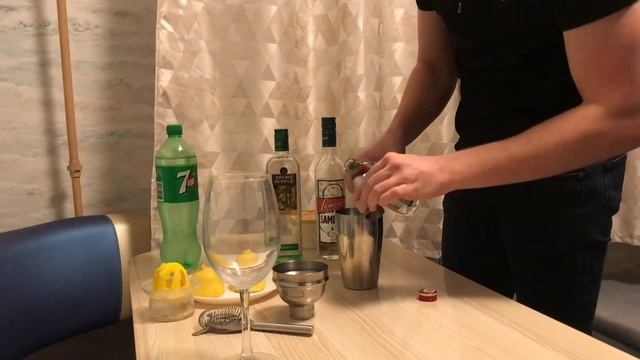 Бар «У Стронгина». Домашний коктейль «Свободное лето». смотреть онлайн