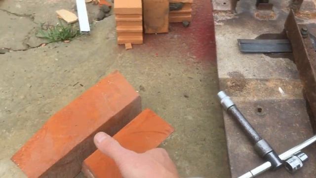 Как отпилить кирпич под нужным углом смотреть онлайн