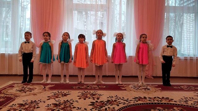 Песня про краски. Ансамбль подготовительной к школе группы ДОУ № 9 г. Чебоксары смотреть онлайн