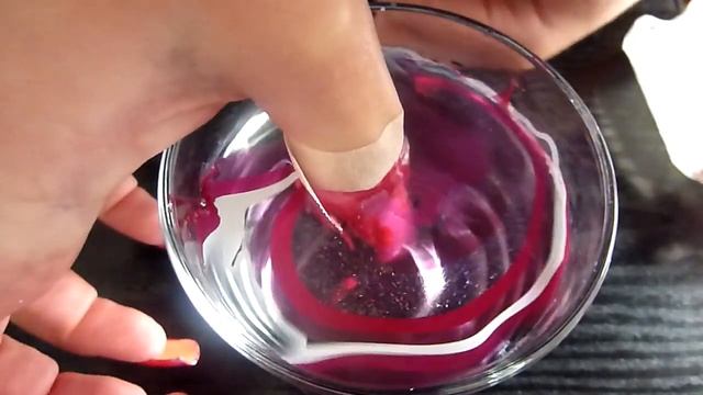 Pretty White, Red & Pink Flower Water Marble Nail Art Design Tutorial Technique HowTo HD Video смотреть онлайн