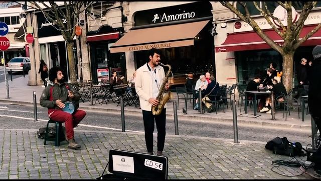 Local Street Musicians - Porto, Portugal (Right next to the famous Livraria Lello bookstore) смотреть онлайн