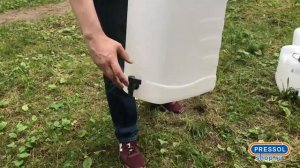 Большая пластиковая канистра с краном для воды на 35 литров