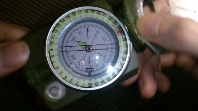 Неплохой китайский призматический компас (good-quality chinese compass) смотреть онлайн
