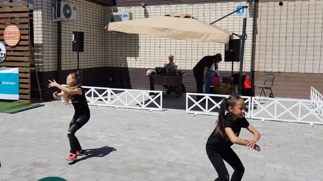 Это не возможно. Уличные танцы ? ? ? смотреть онлайн